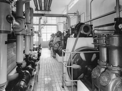 43824 Interieur van het fruitkoelhuis op het terrein van het Gebouw voor Groenten- en Vruchtenveilingen aan de ...